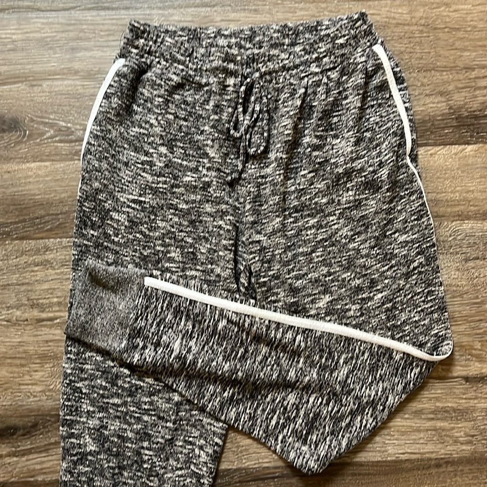 Colsie Joggers Gray Heathered Pockets Pull On Elastic Waist
